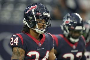 Houston Texans rookie Derek Stingley Jr. flashes skill in NFL debut while  offense gets off to rough start