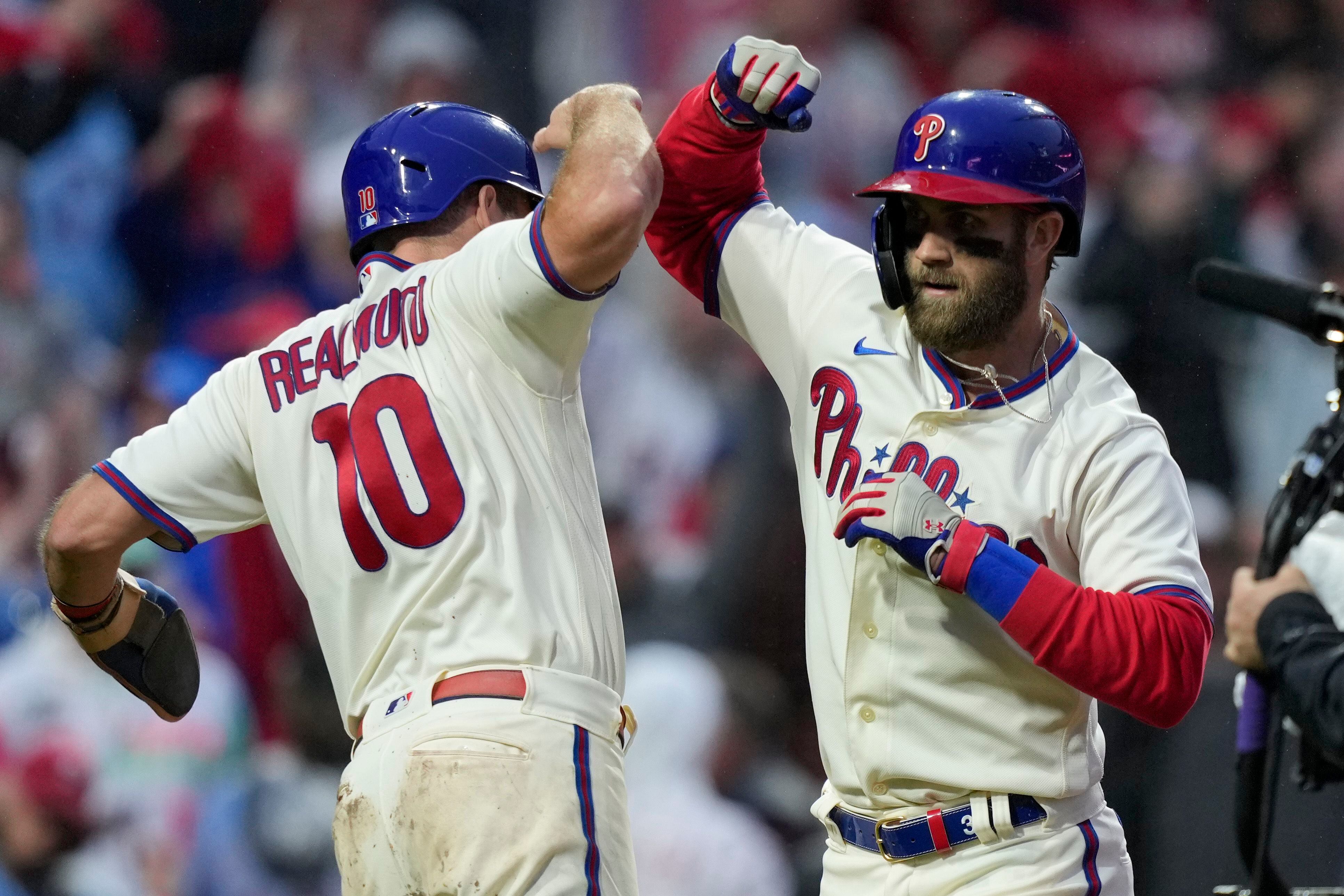 NBC Sports Philadelphia on X: What a guy! J.T. Realmuto wins the NL Gold  Glove at catcher after an impressive season.  / X