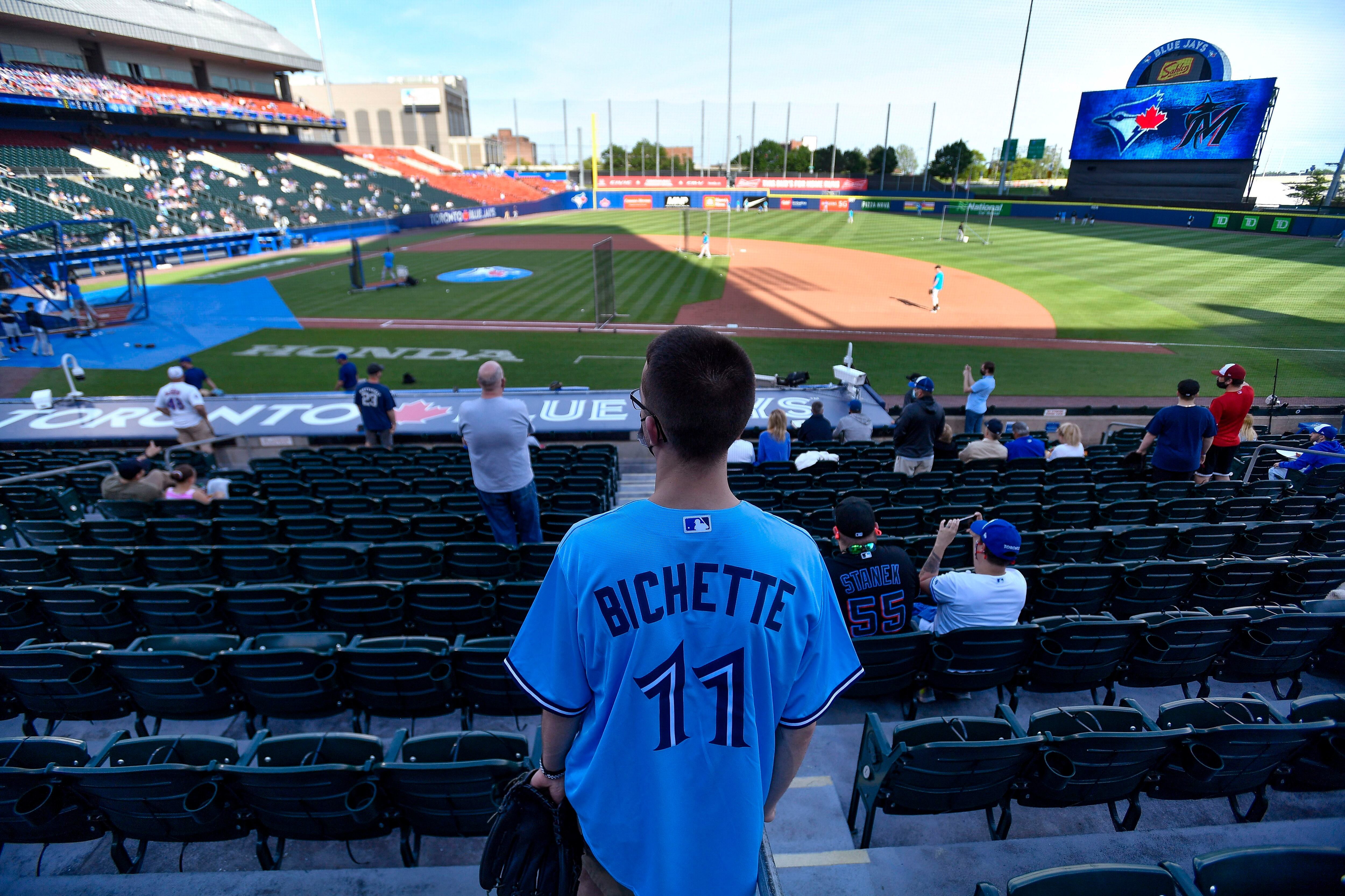 Guerrero powers Jays' return to Buffalo; beat Marlins 5-1 - WTOP News