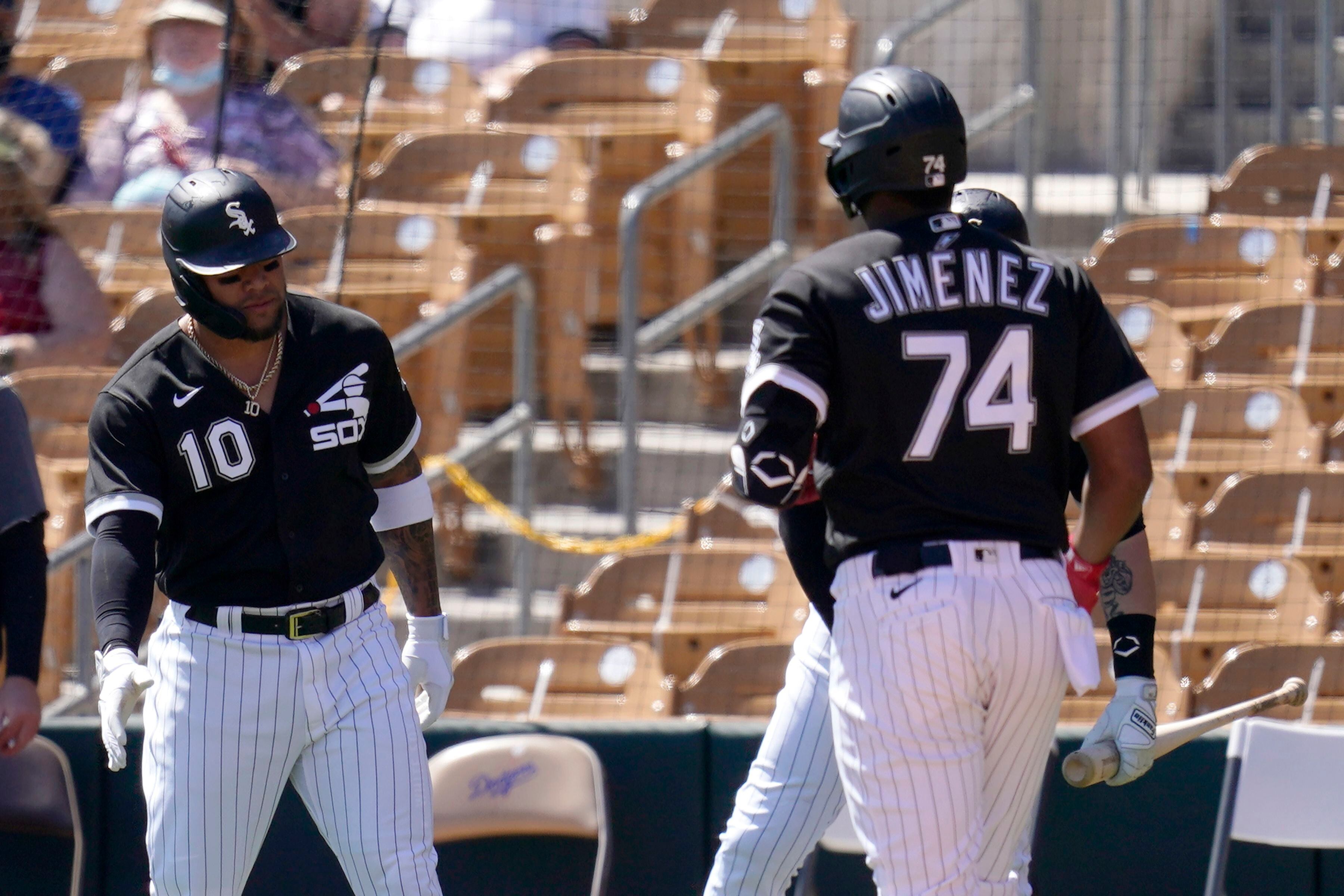 White Sox slugger Eloy Jimenez undergoes surgery for torn pectoral