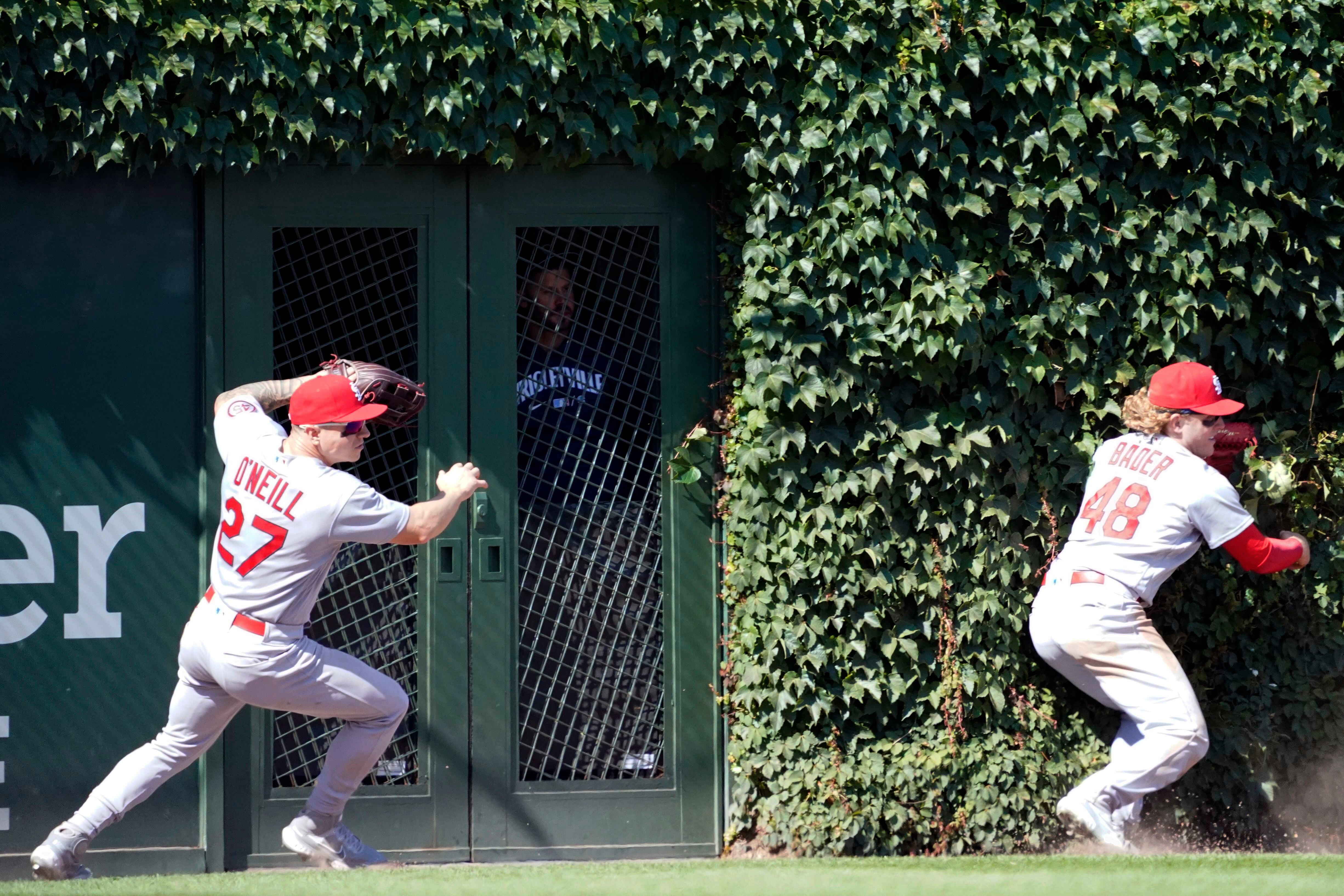 Hendricks wins 9th straight, Wisdom HR, Cubs beat Cards 10-5