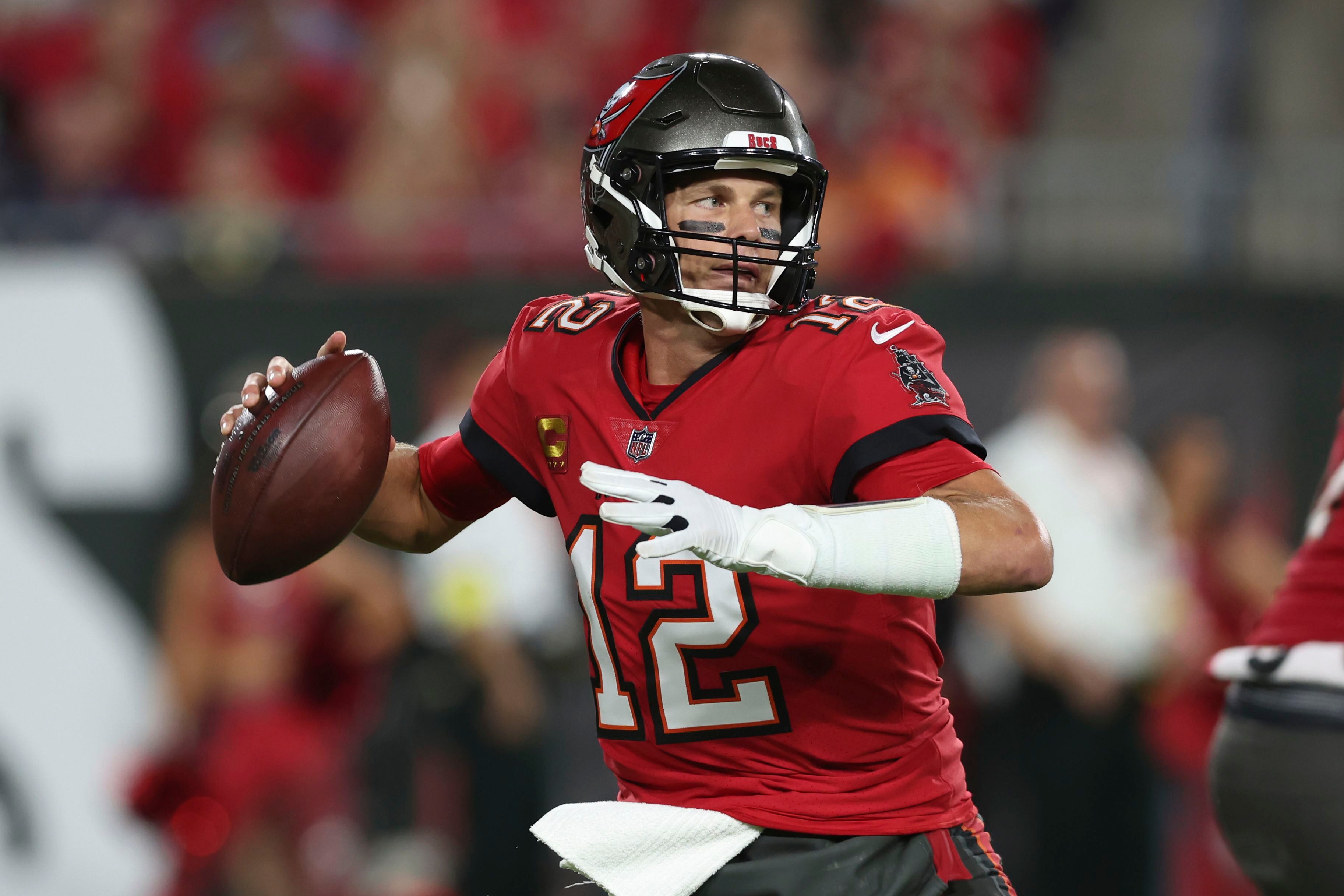 Sean Murphy-Bunting of the Tampa Bay Buccaneers reaches for a pass