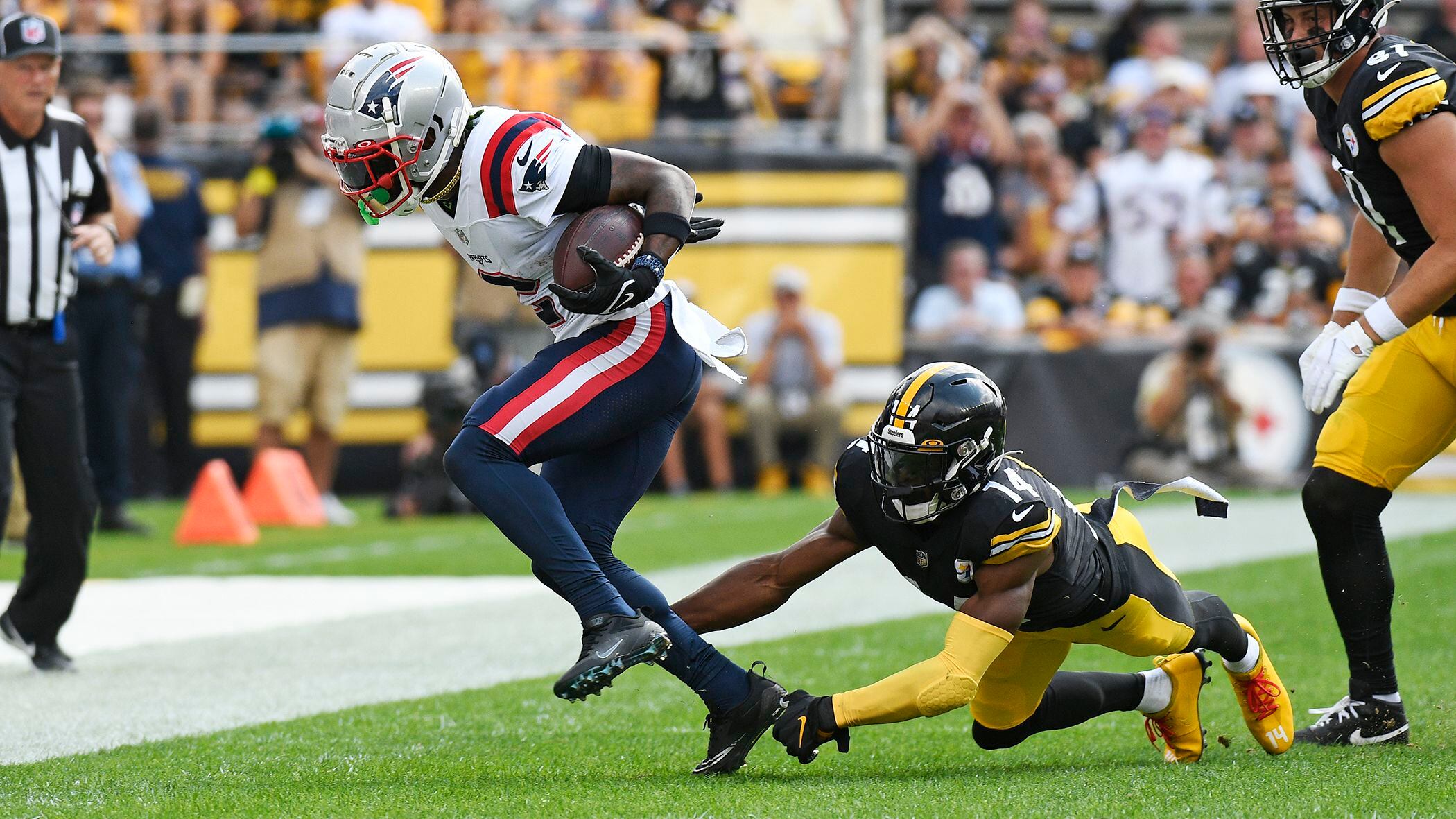 Pittsburgh Steelers wide receiver George Pickens (14) after he made a catch  against the Cincinnati Bengals during the first quarter of an NFL football  game, Sunday, Nov. 20, 2022, in Pittsburgh. (AP