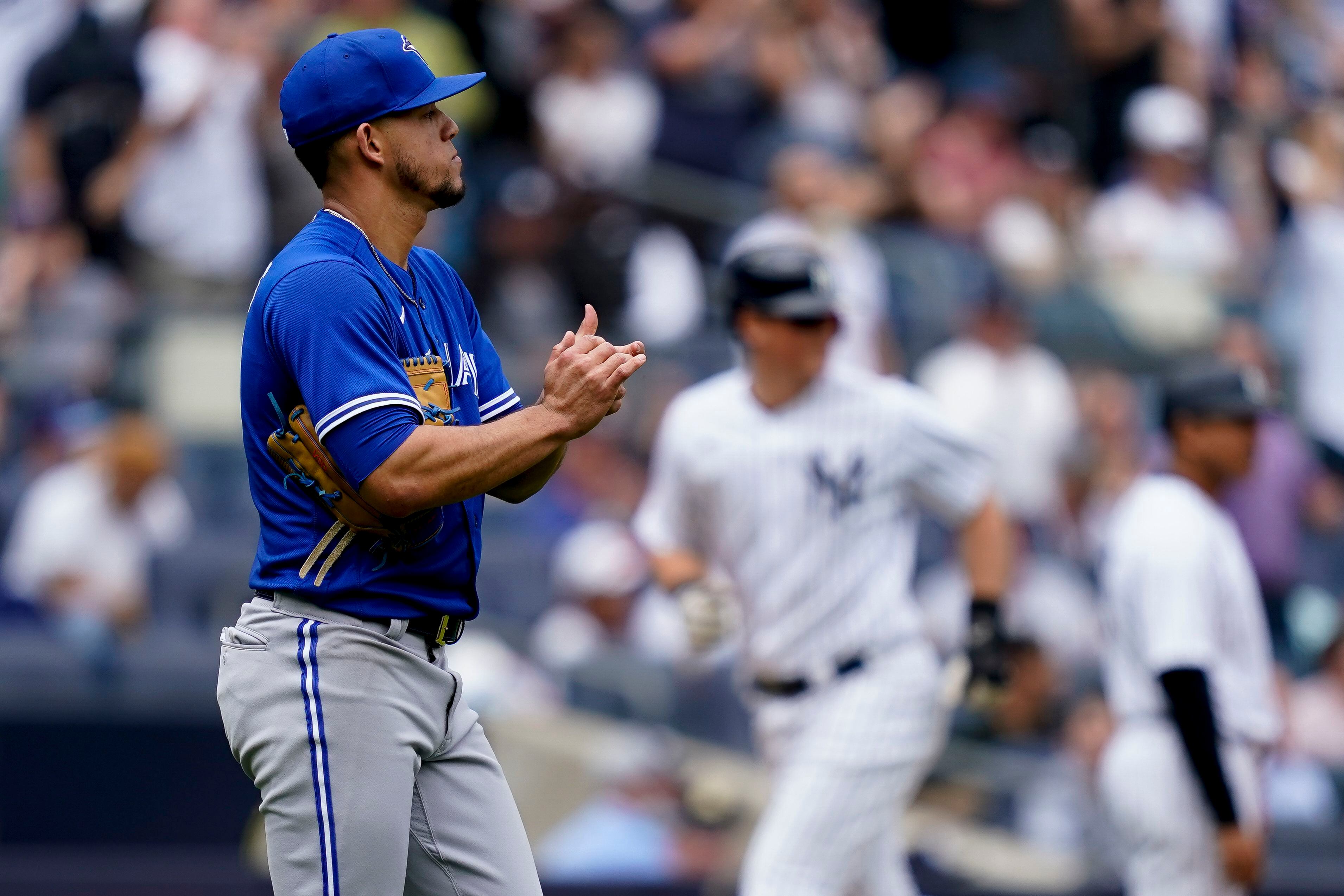 Gleyber day: Torres' 5 RBIs lead surging Yanks over Jays 5-3