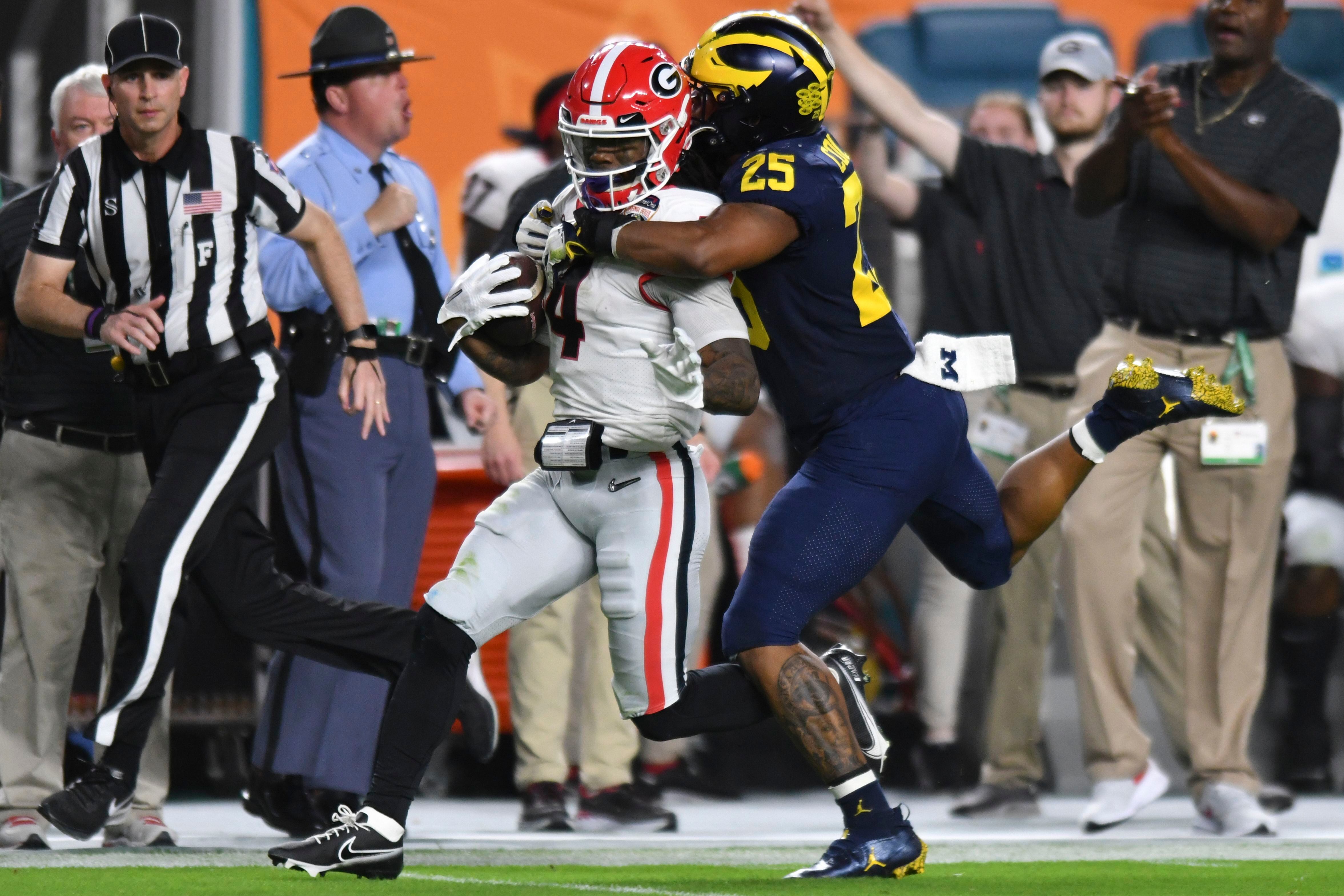 Cincinnati's Coby Bryant honors Lakers legend Kobe Bryant, changes number  for Cotton Bowl