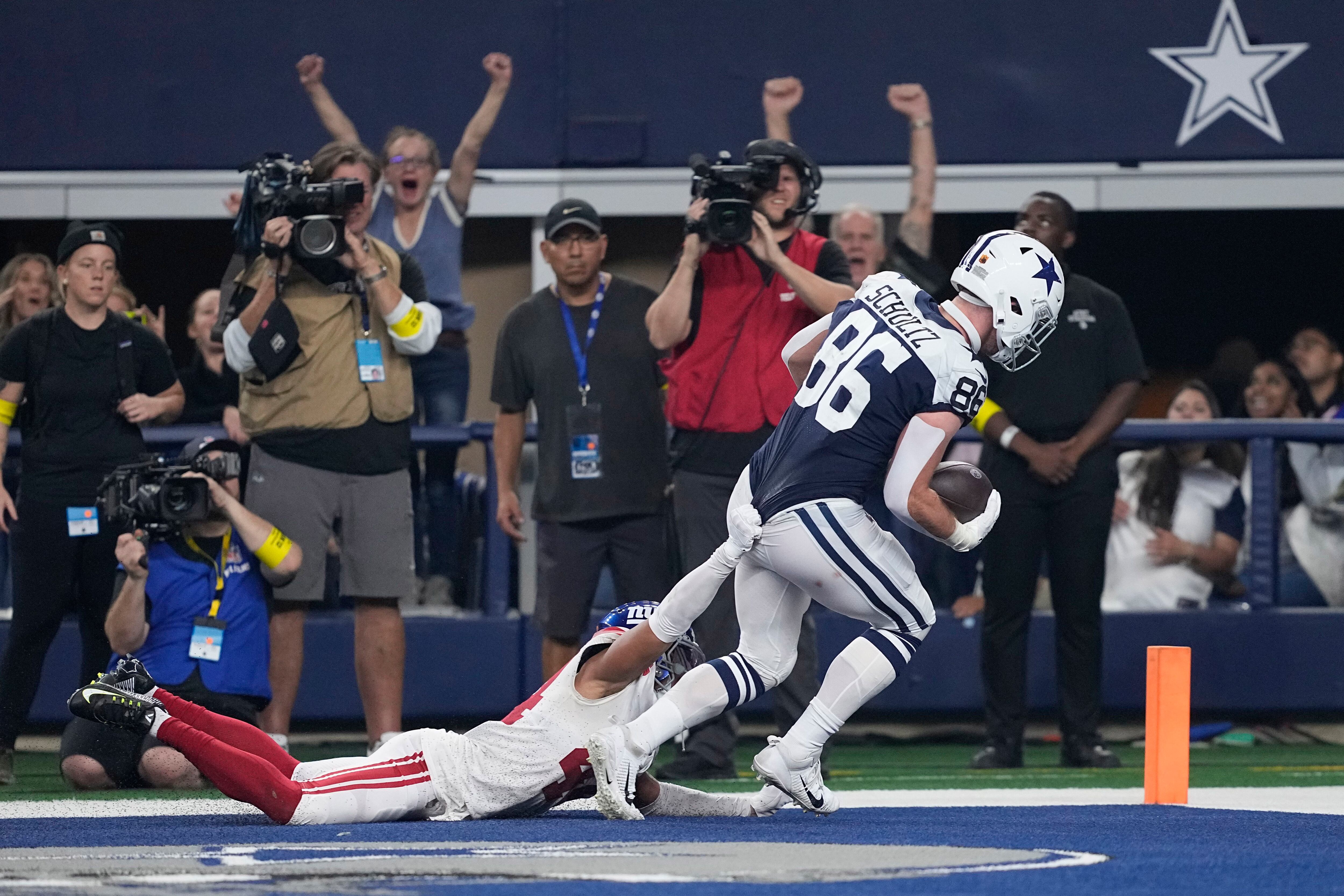 Prescott throws 2 INTs, Cowboys down 13-7 to the Giants at half