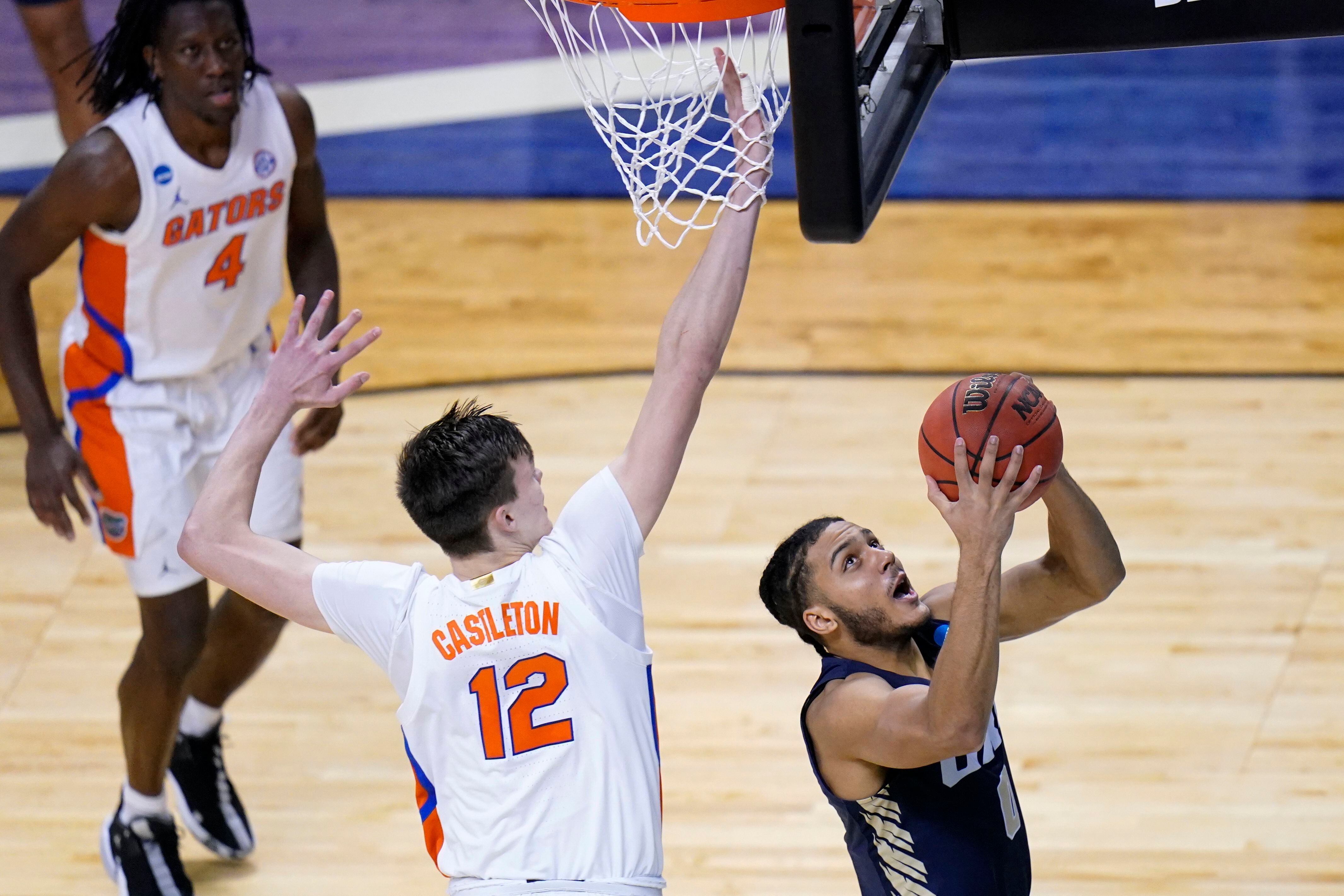 Sweet 16 bound: No. 15 seed Oral Roberts stuns Florida 81-78