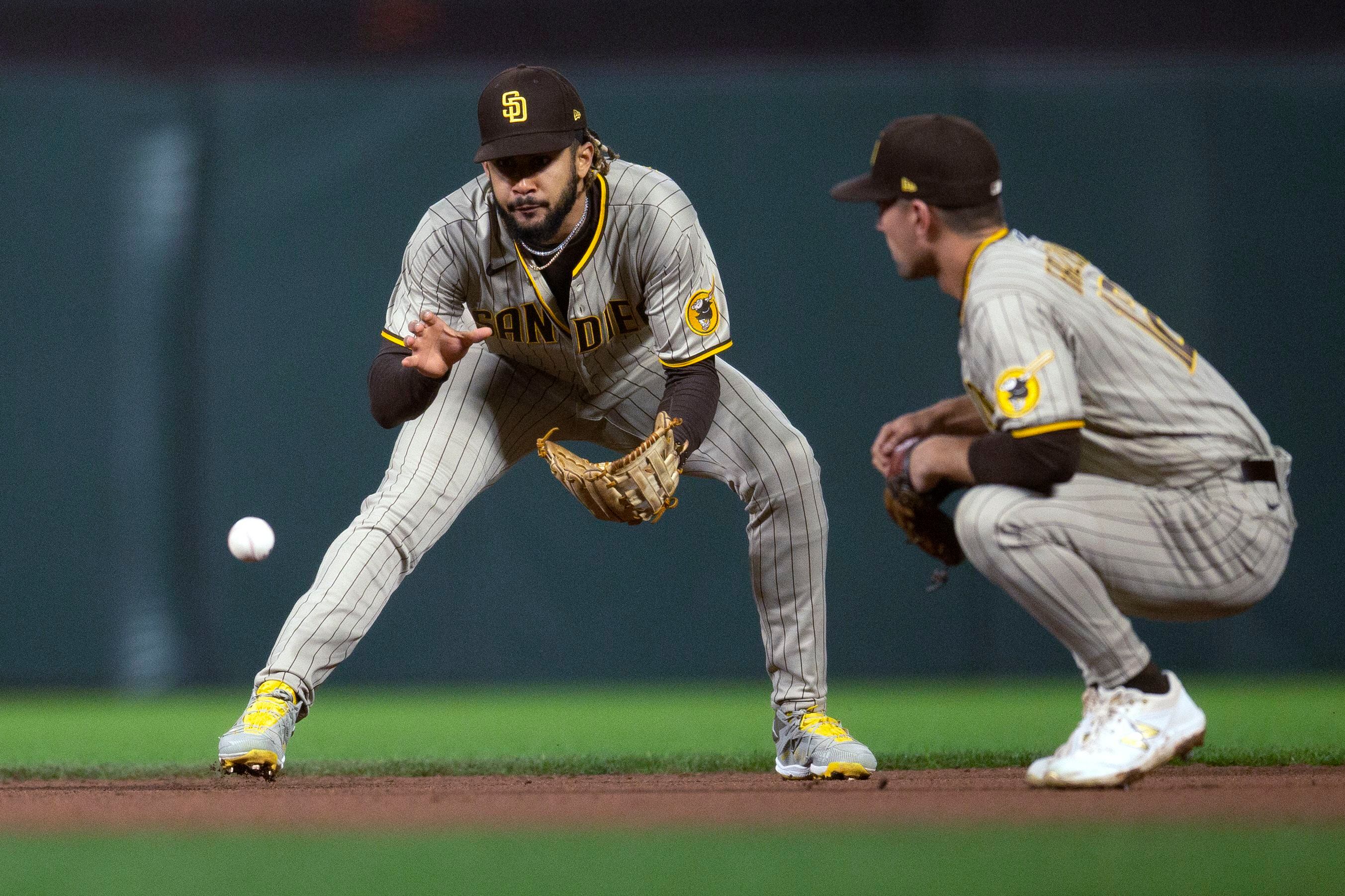 Buster Posey's 18th homer helps Giants to ninth straight win