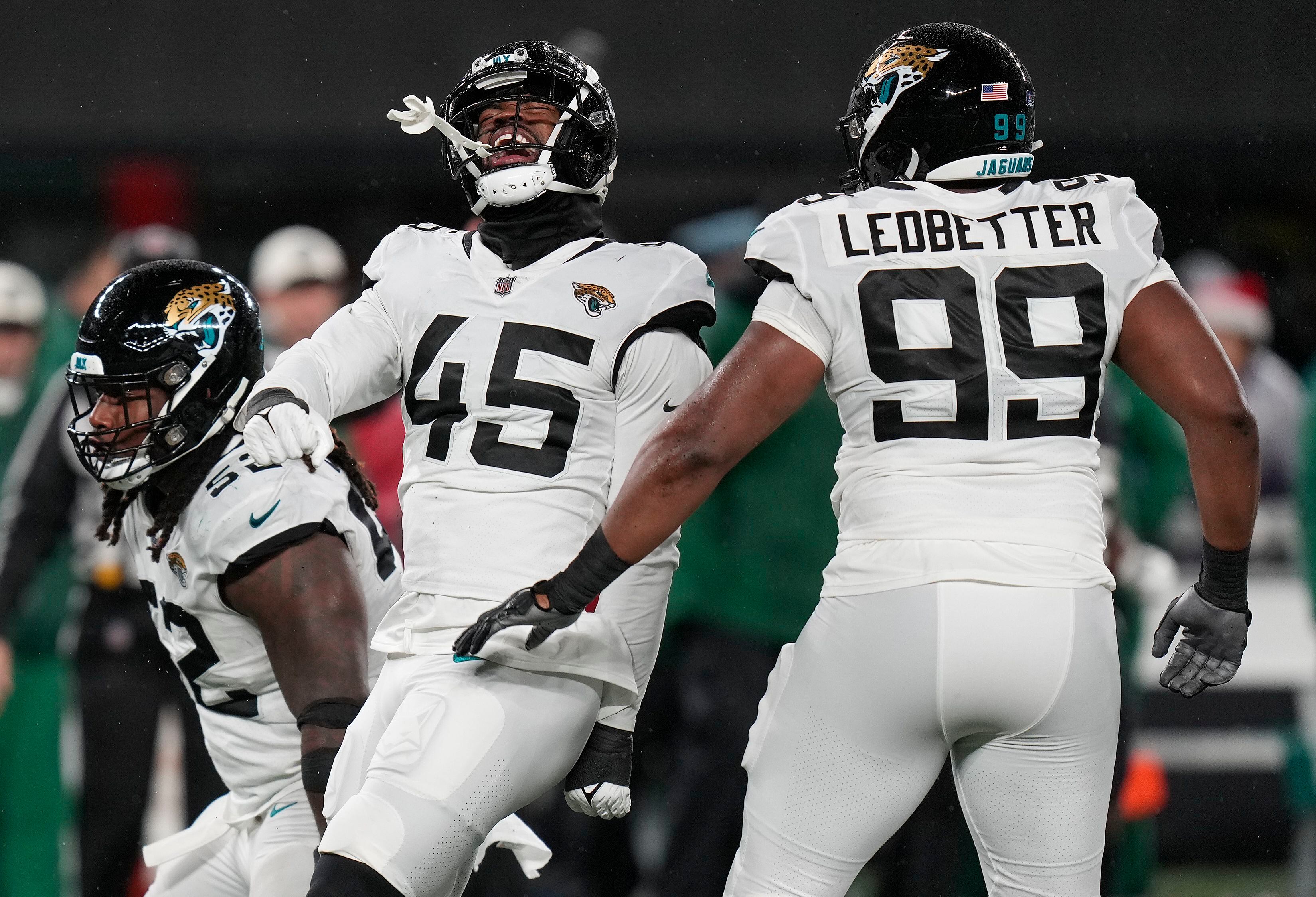 Lawrence, Jaguars continue playoff push, outclass Jets 19-3 – The Denver  Post