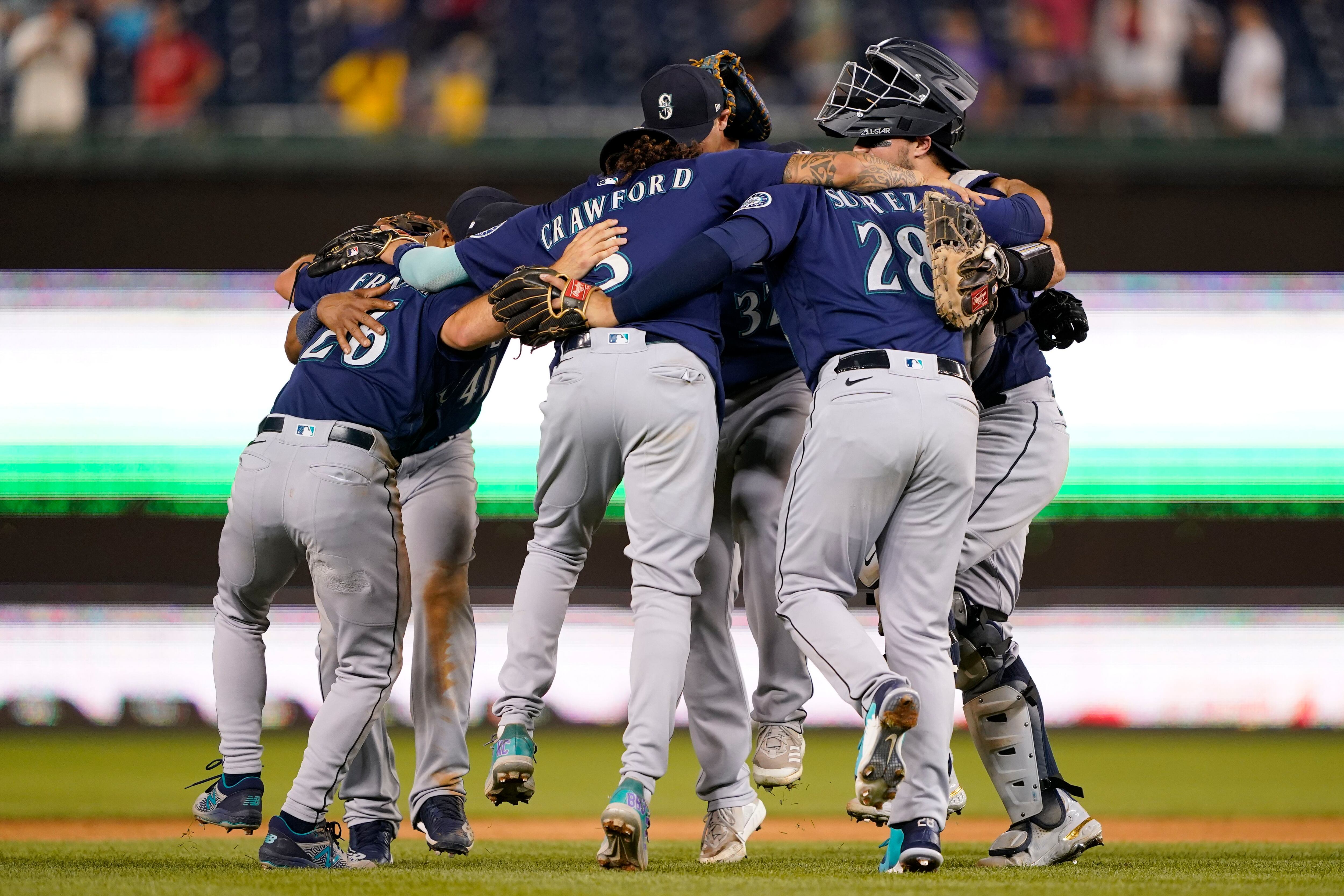 Cal Raleigh's walk-off homer (26), 09/30/2022