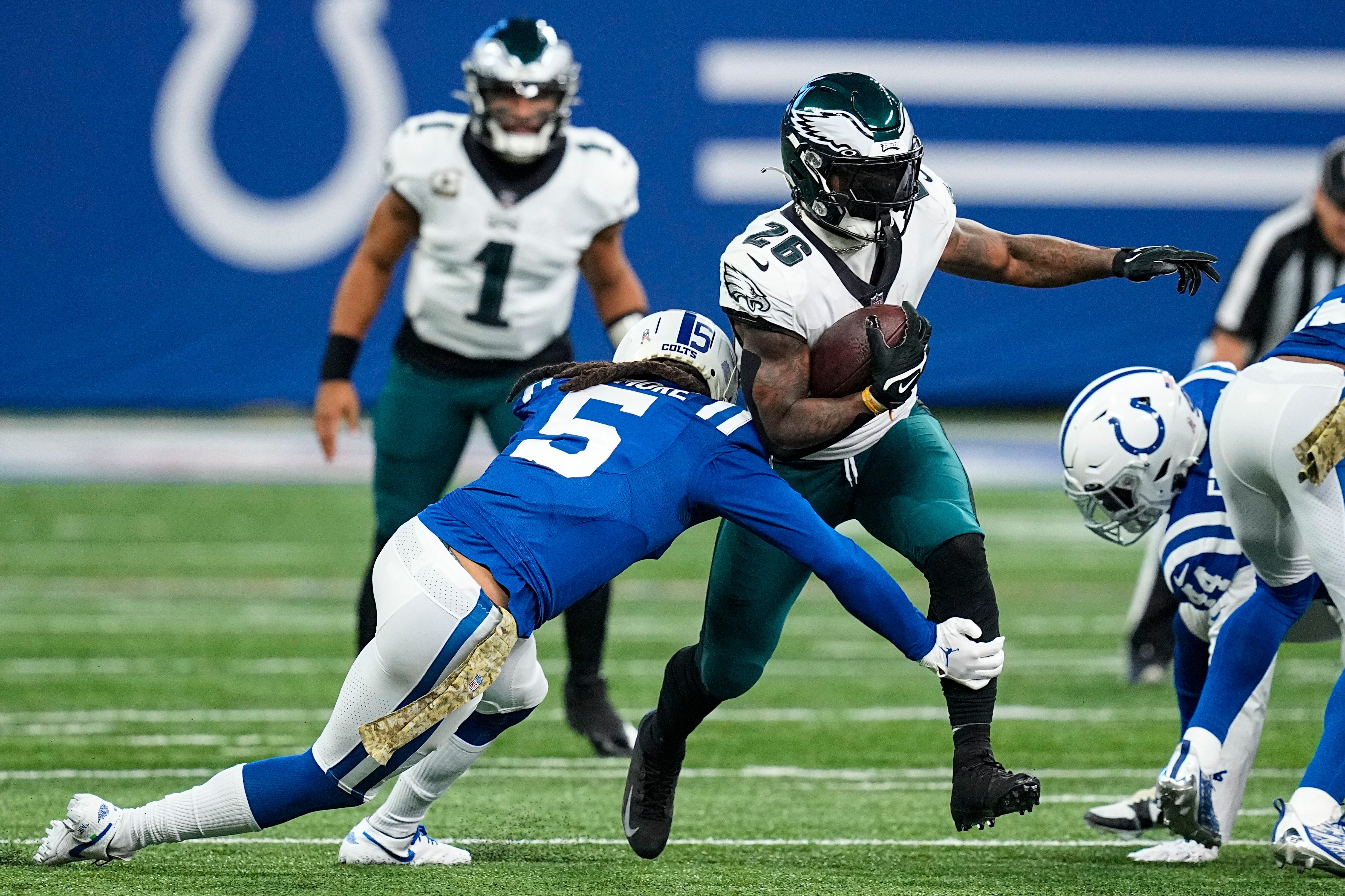 Eagles cut the Colts' lead on a Quez Watkins TD catch