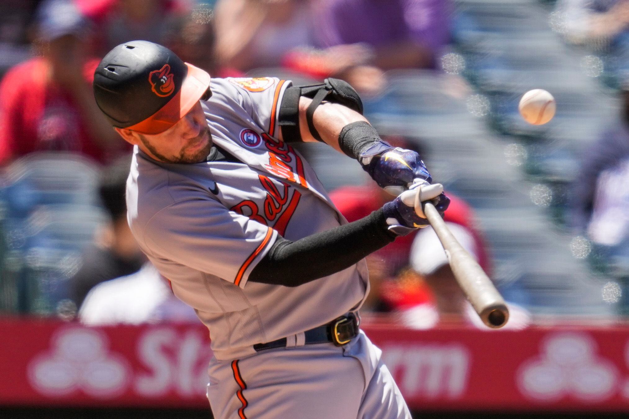 Jared Walsh, Justin Upton spark Angels' comeback win