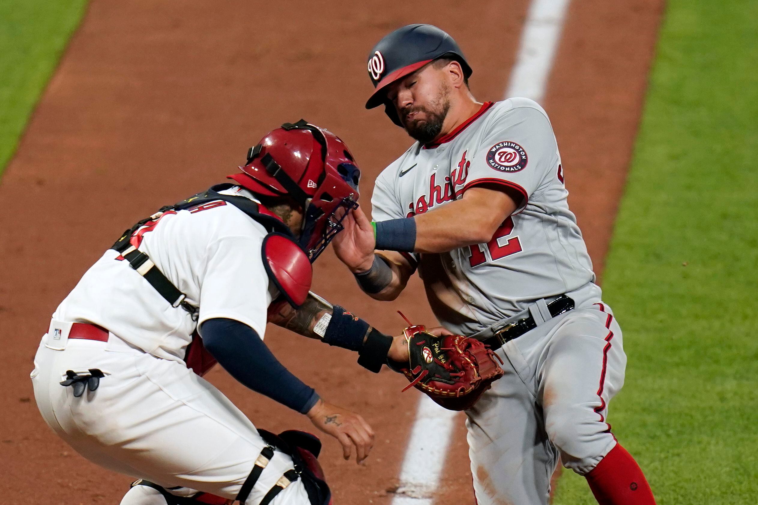 Yan Gomes plates Zimmerman, 04/10/2021