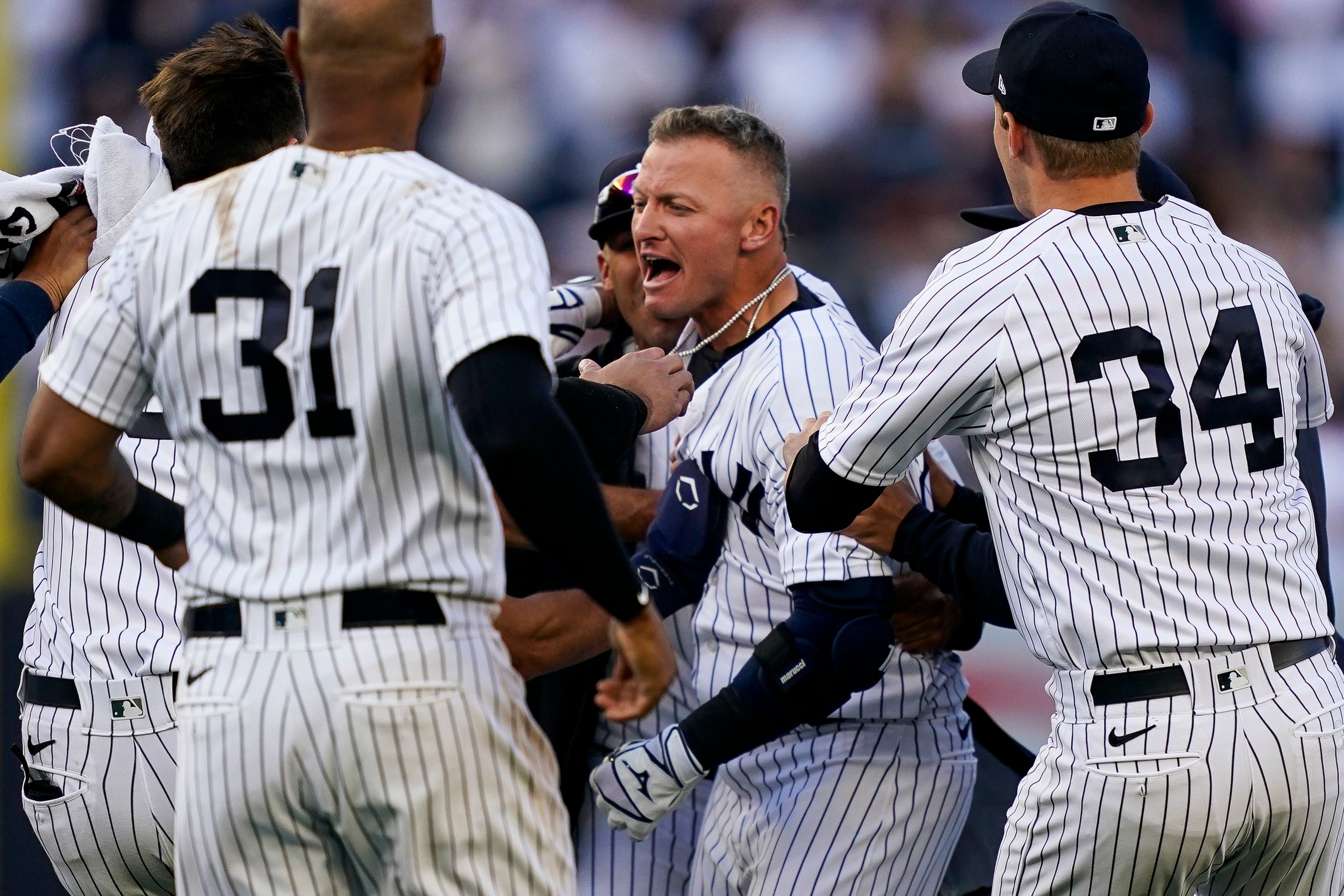 Gleyber Torres Is Squeezed Out of Yankees' Crowded Infield - The New York  Times