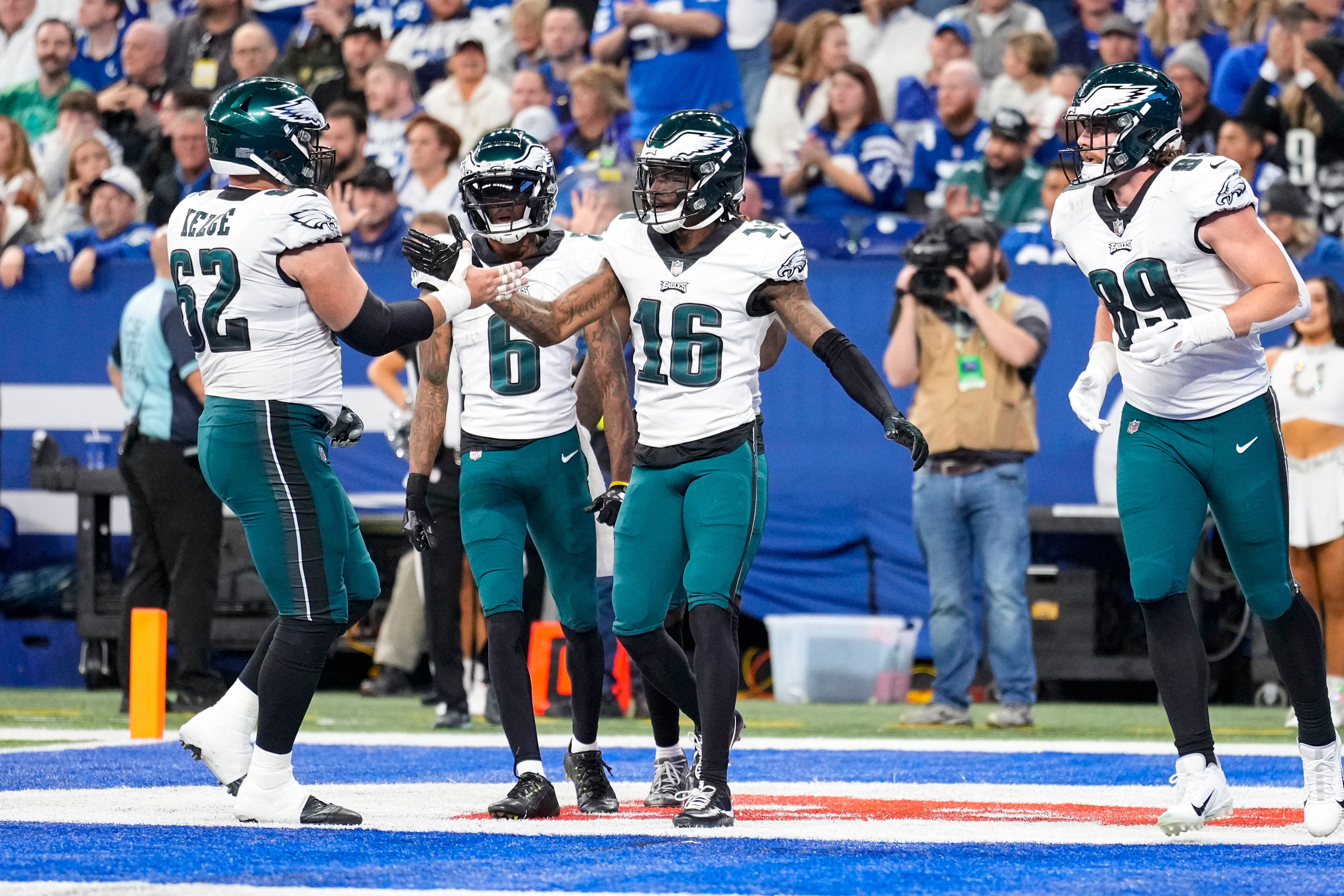 Hall runs for a TD after Adams' INT and Jets shock Eagles 20-14 to send  Philly to its first loss - The Daily Reporter - Greenfield Indiana