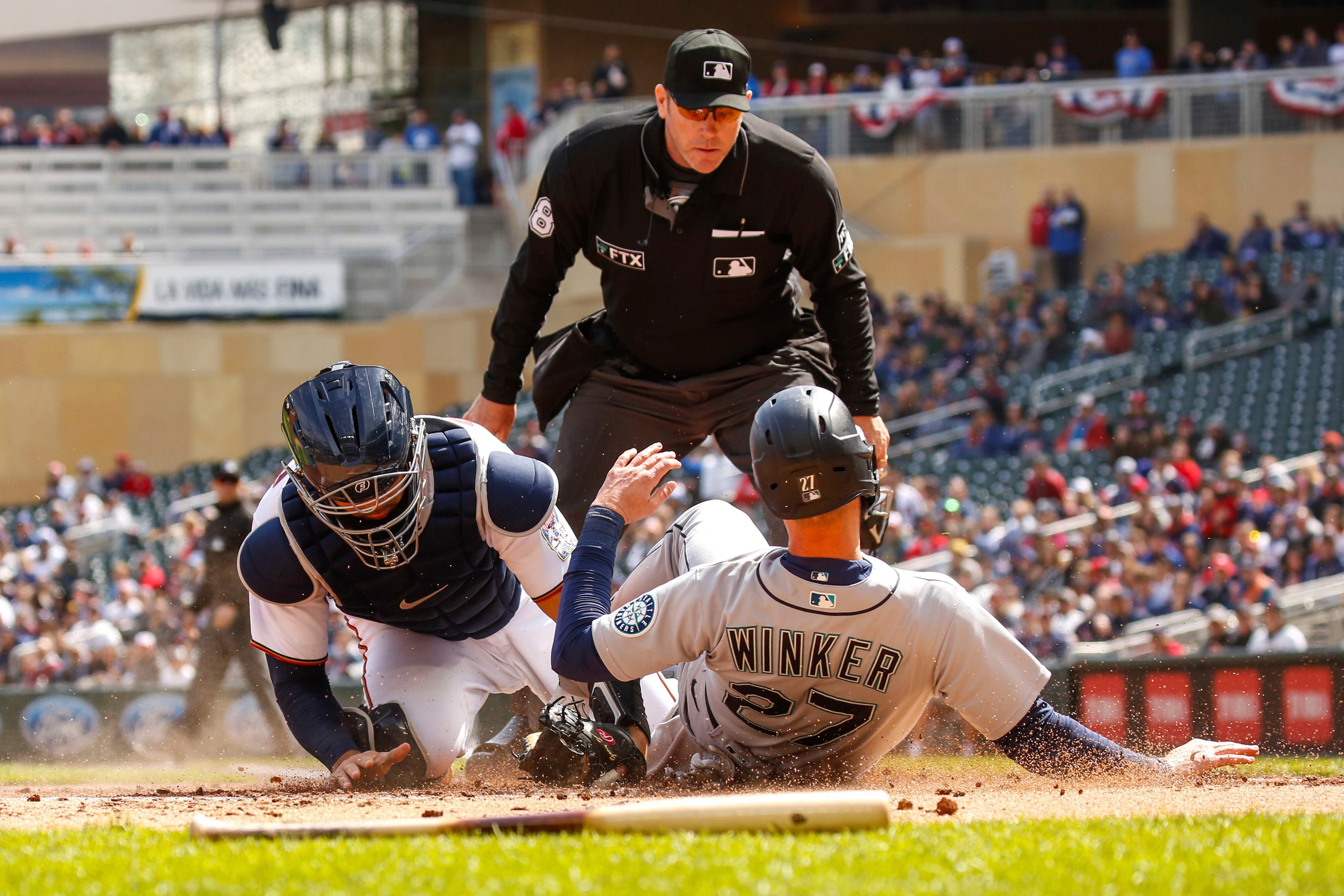 Sánchez slam leads Twins in 6-homer surge to beat Mariners