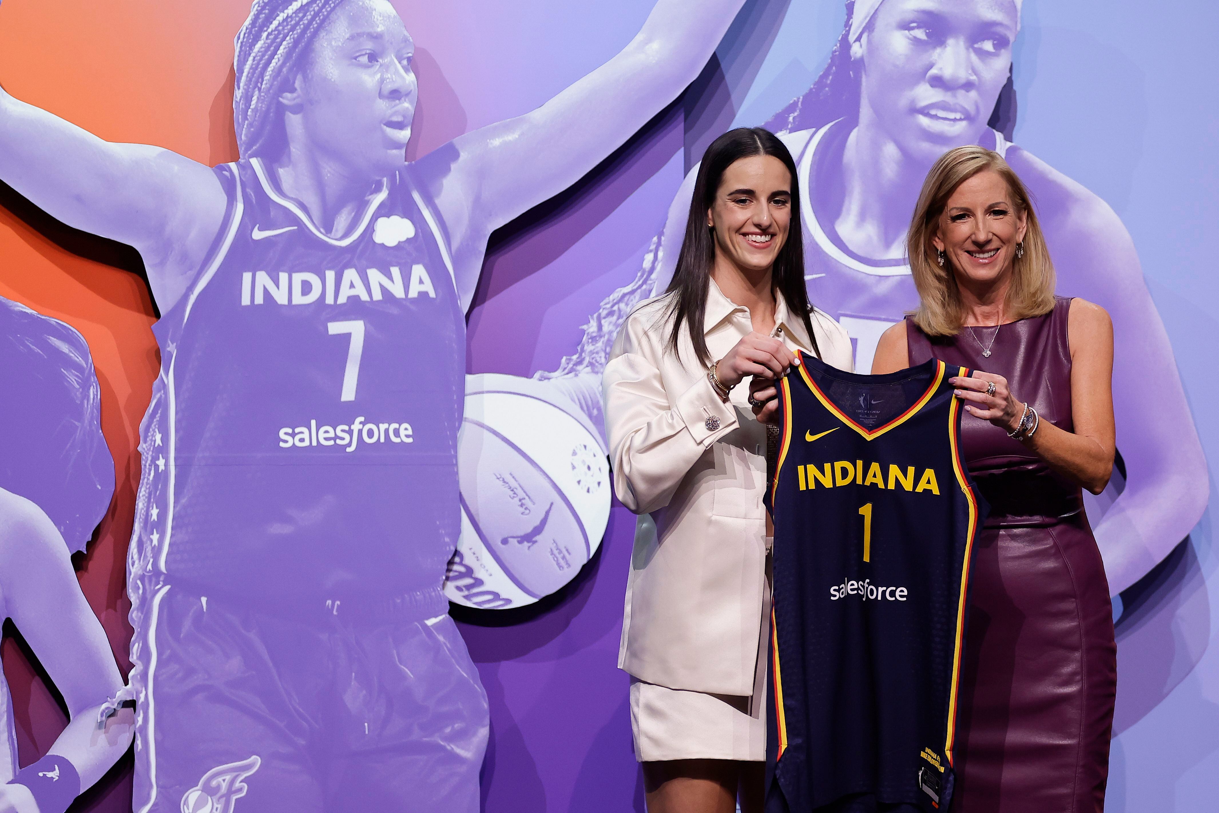 Caitlin Clark taken No. 1 in the WNBA draft by the Indiana Fever, as  expected