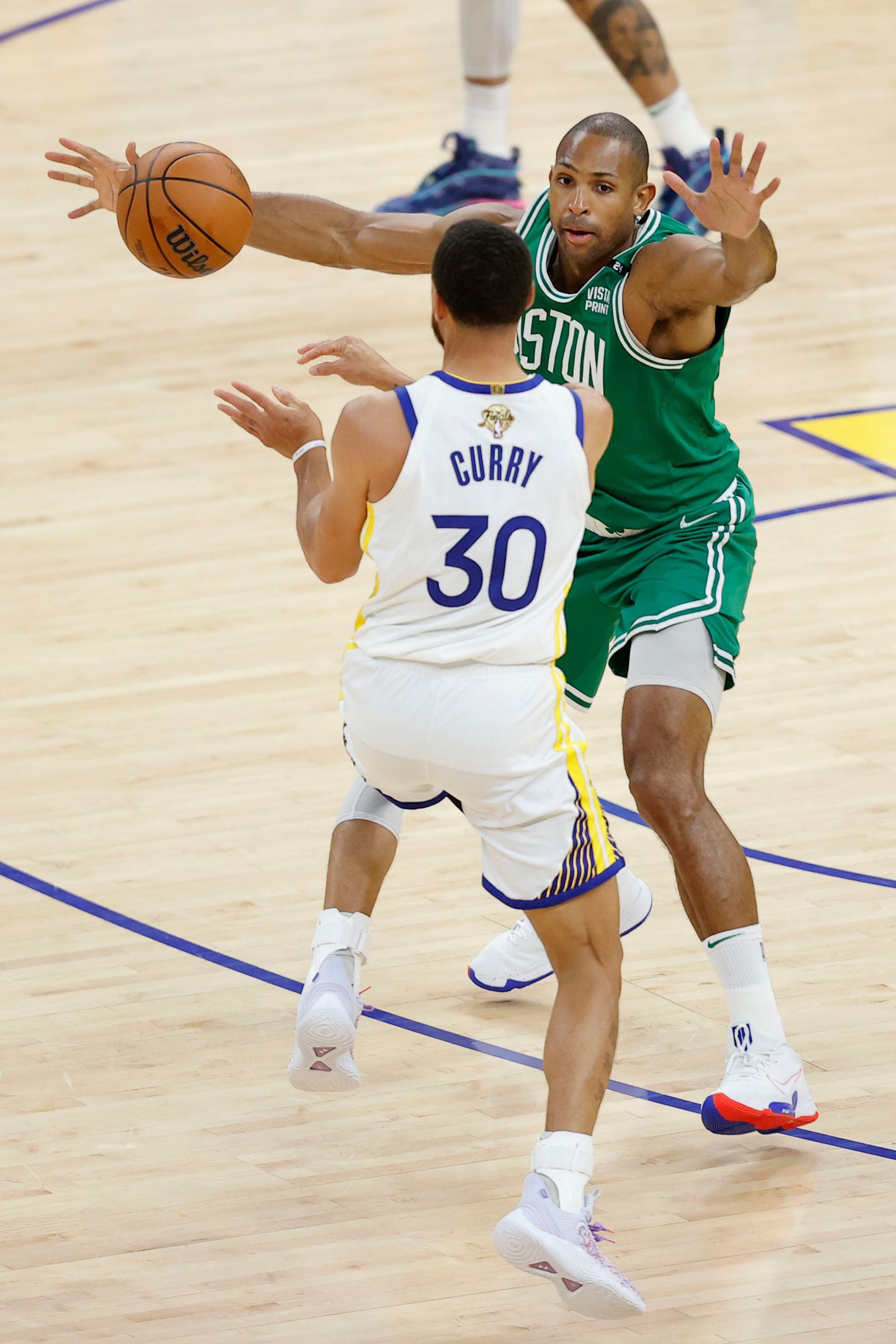 Celtics collapse in third quarter, lose Game 2 of NBA Finals to