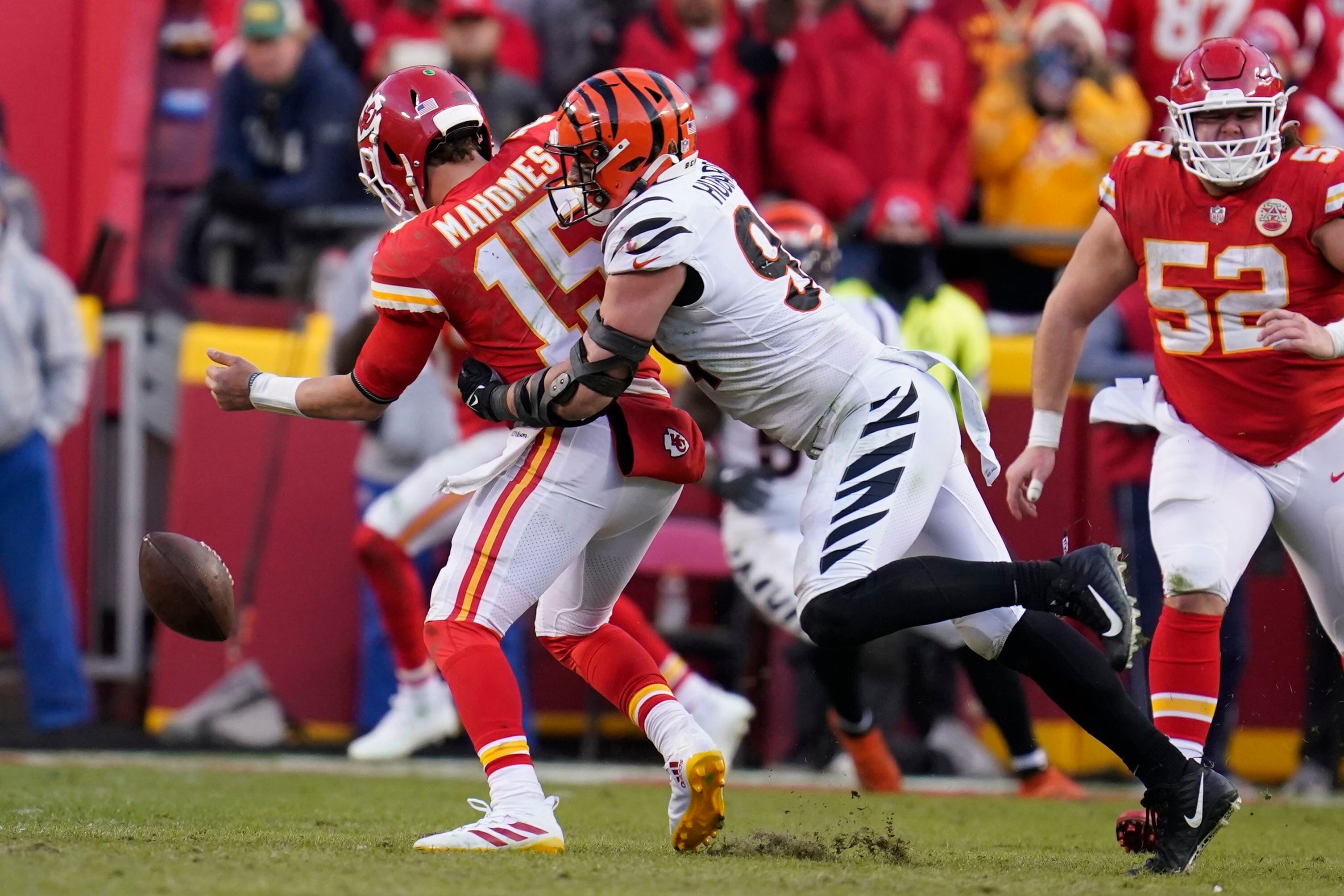 Chiefs Force OT Vs. Bills After Crazy Final Two Minutes – NBC Chicago