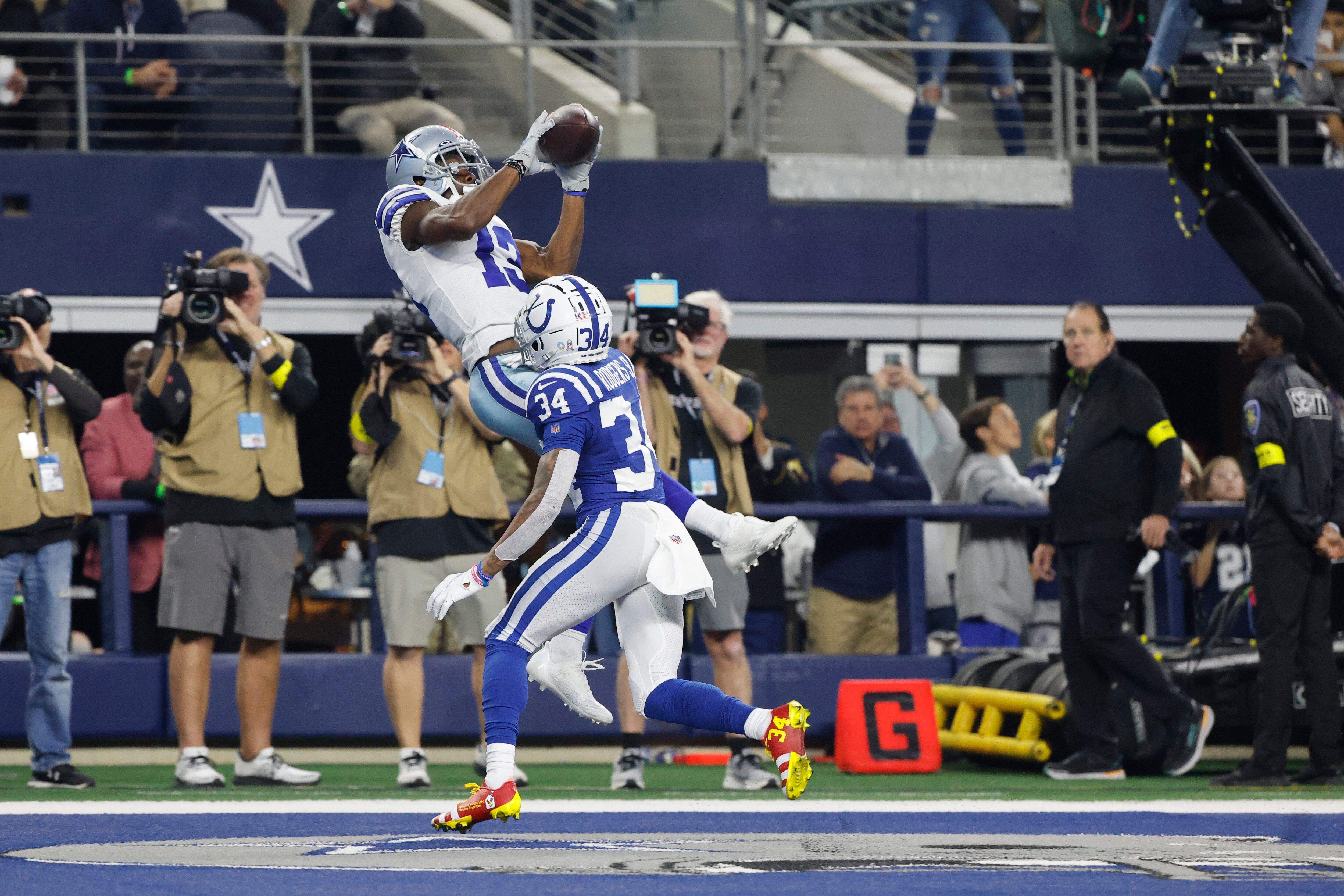 Cowboys score 33 in 4th quarter, rout Colts 54-19