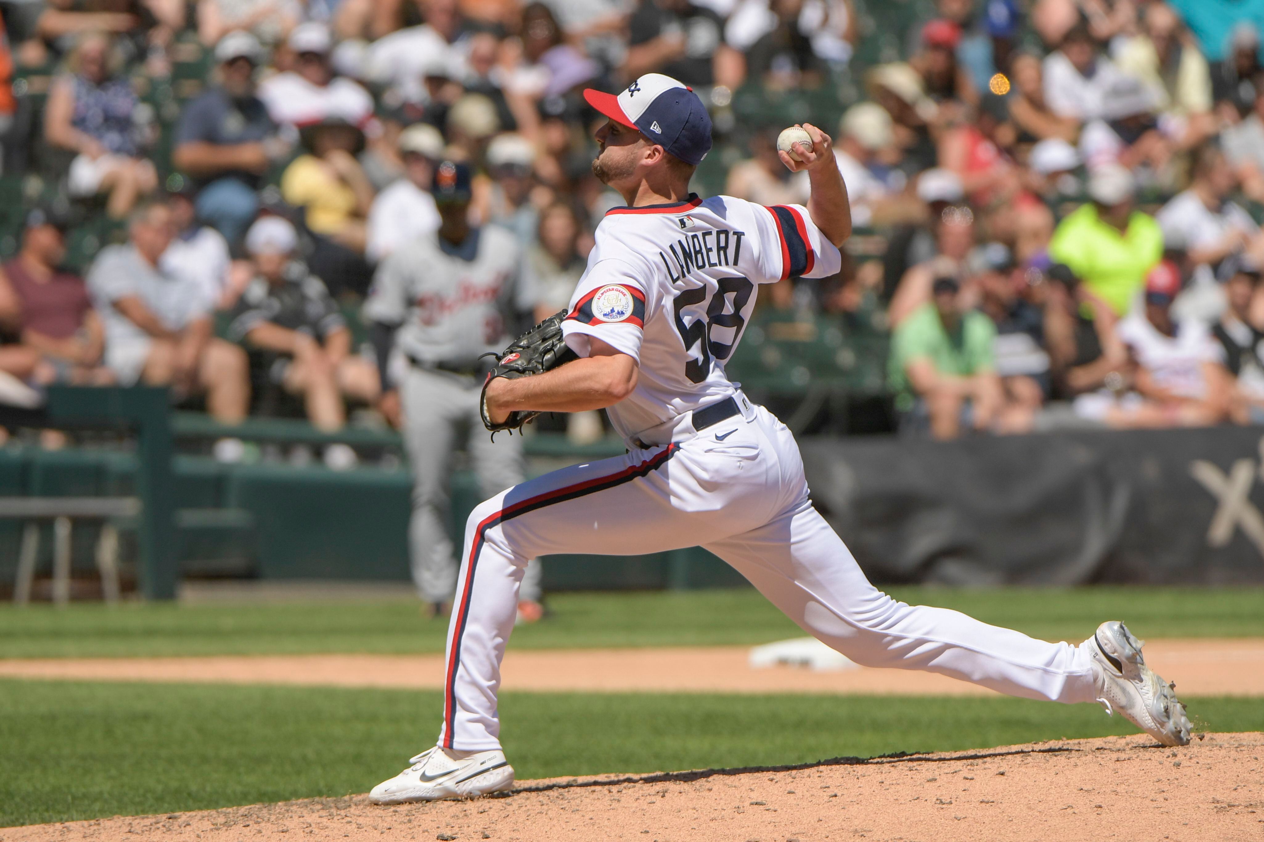 White Sox take advantage of error, score 2 in 8th of 4-2 win